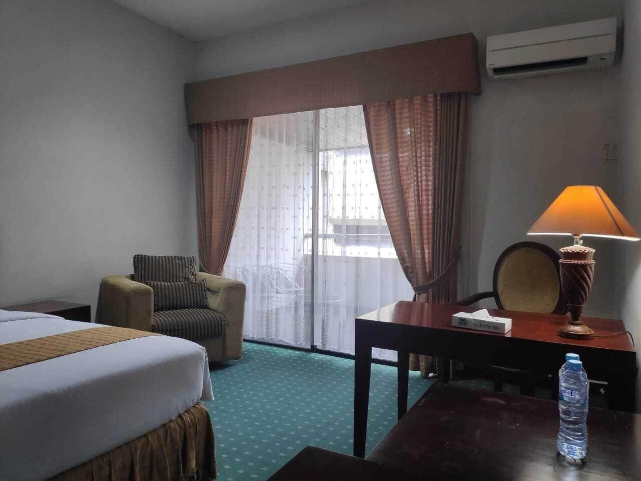 New Grand Park Hotel Сурабая Экстерьер фото