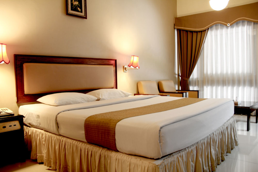 New Grand Park Hotel Сурабая Экстерьер фото