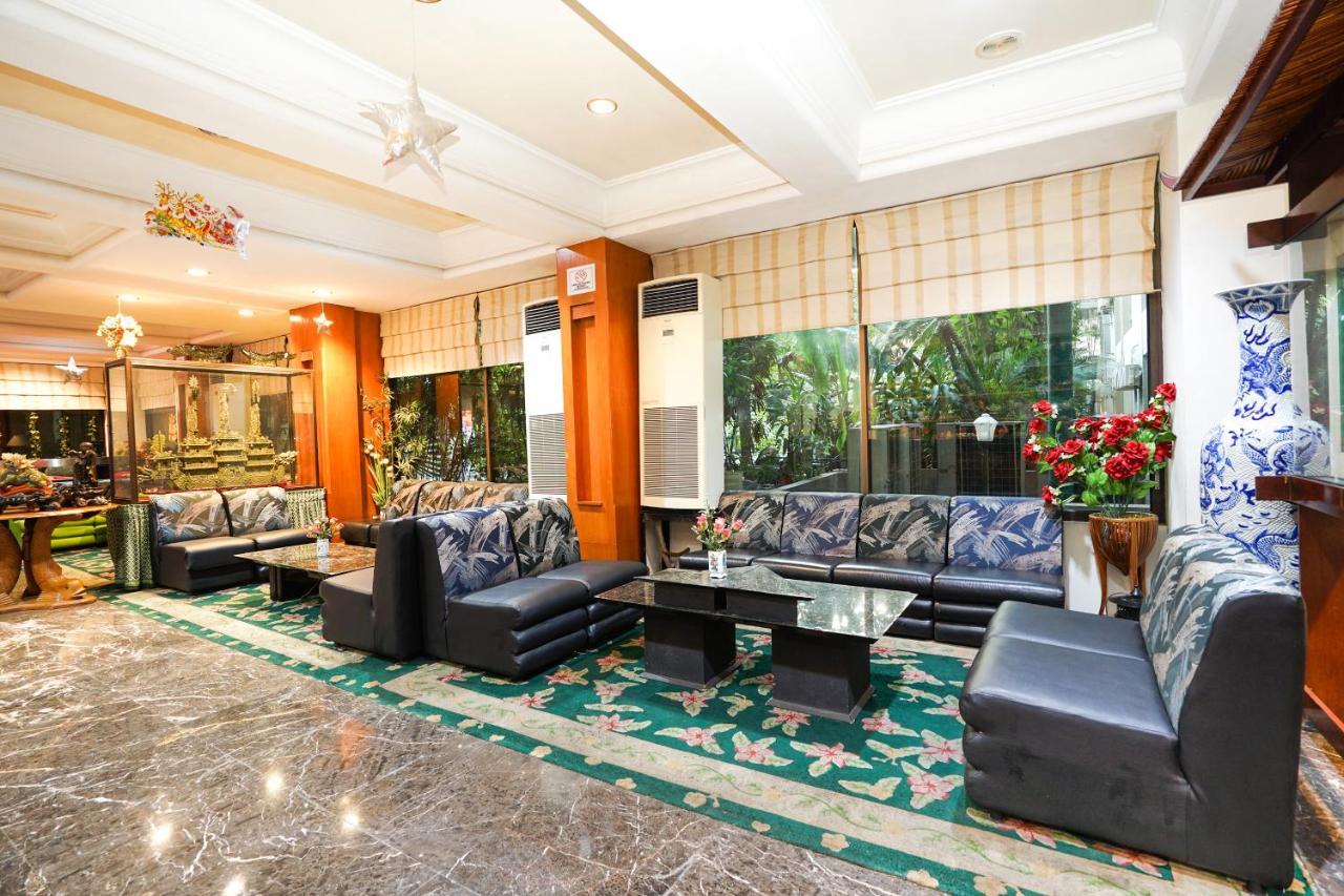 New Grand Park Hotel Сурабая Экстерьер фото