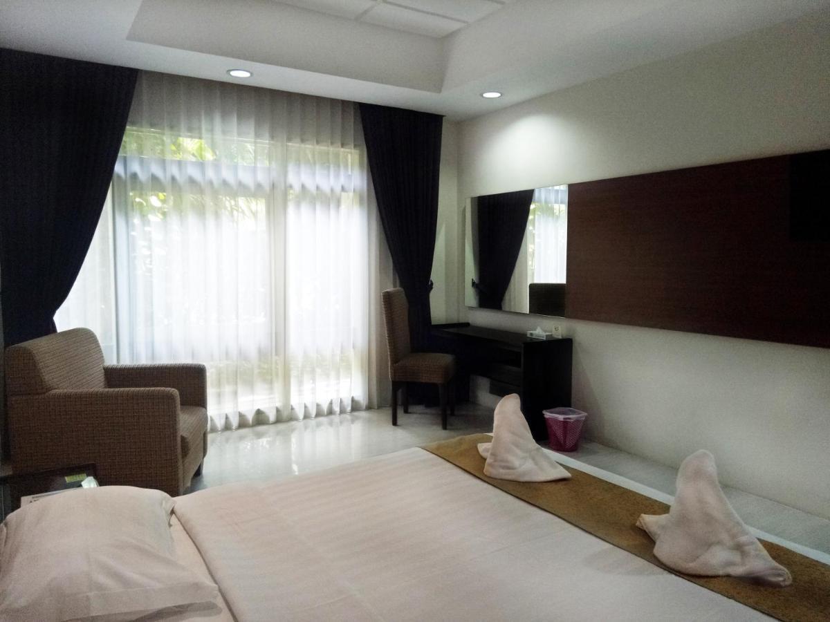 New Grand Park Hotel Сурабая Экстерьер фото